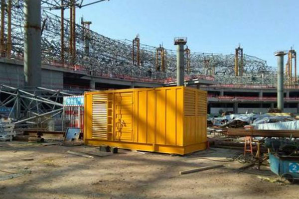 五华发电机出租如何判断空气滤清器是否需要更换？